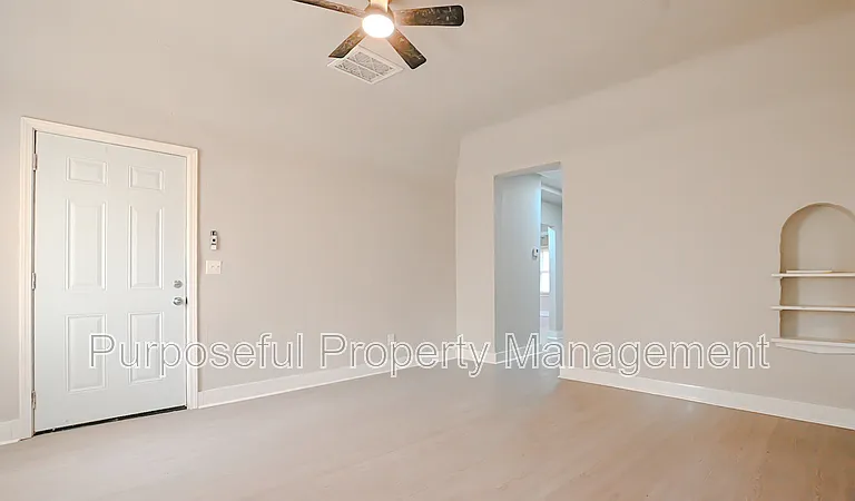 2201 Glen Ellyn St — Photo 6