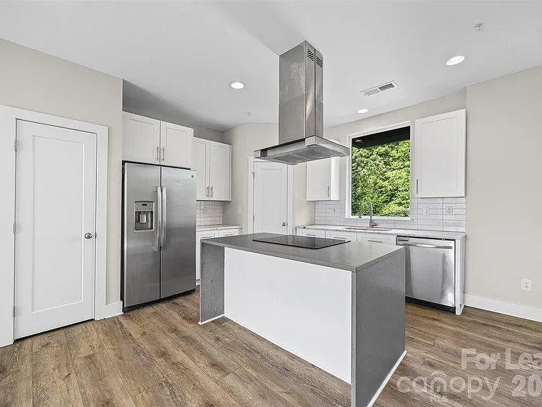 840 E 18th St #C — Photo 10
