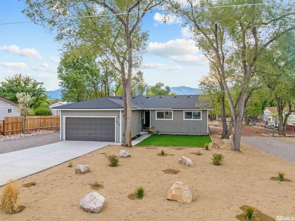 930 Dean Dr, Gardnerville, NV 89460