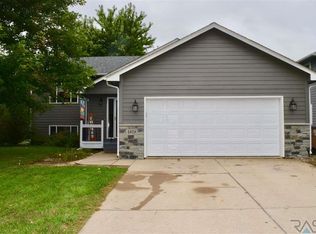 4928 E Maywood Dr, Sioux Falls, SD 57110