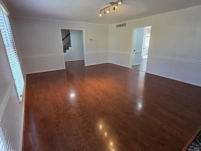 400 sqf Living Room