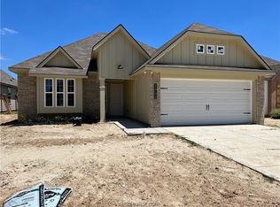 1952 Chief St, Bryan, TX 77807