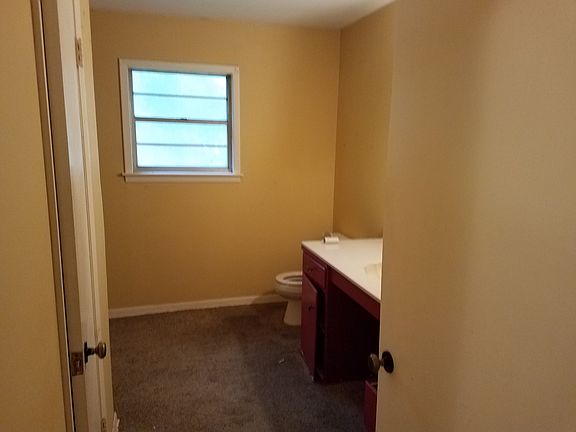 3rd image of 303 Bradford St