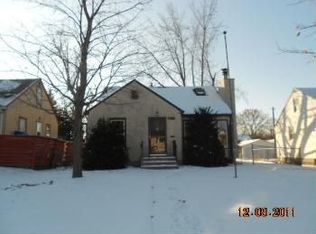 1676 Beech St, Saint Paul, MN 55106