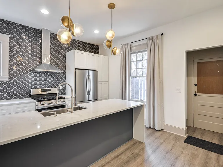 720 Penn Ave NE #4 — Photo 4