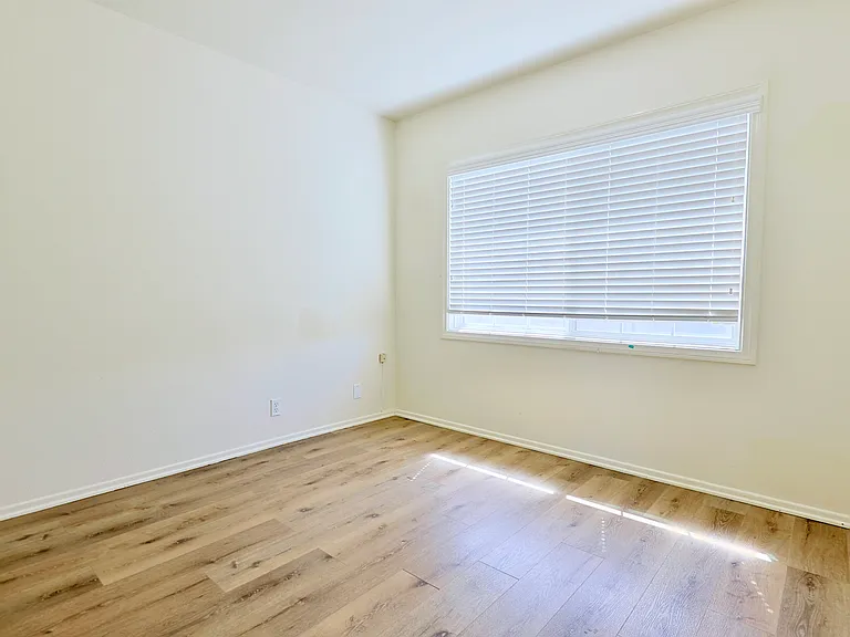 1113 S Pine Dr — Photo 8