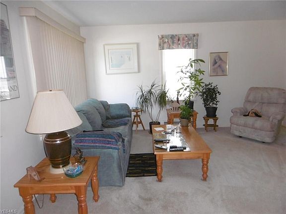 4th image of 29720 Cresthaven Dr