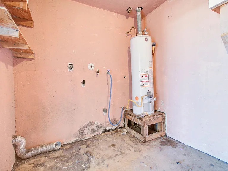371 N Williams St — Photo 21