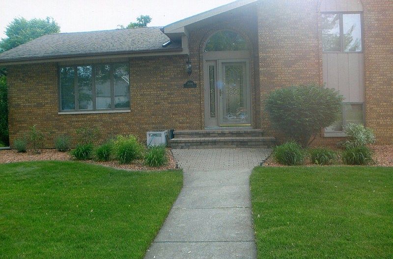 1st image of 2666 Castlewood Dr