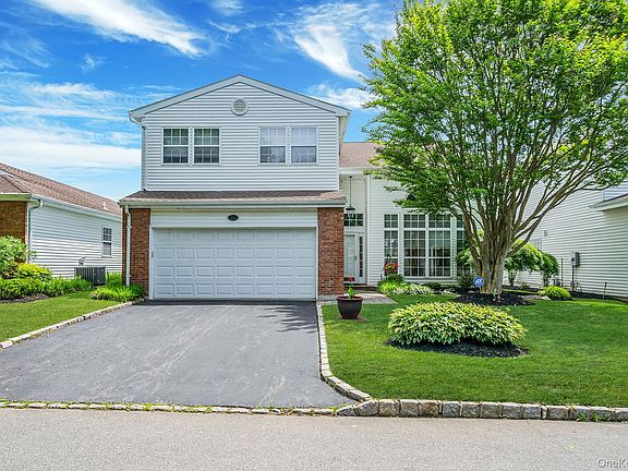 2nd image of 15 Hamlet Drive