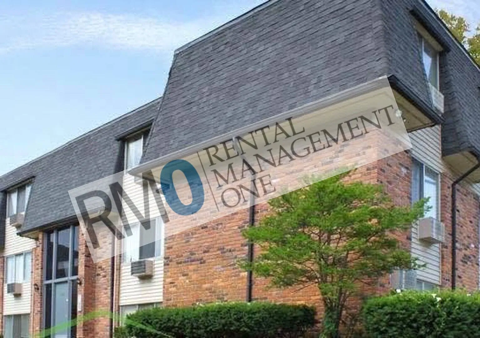 Great Location! 2 Bedroom/1 Bath near Downtown Rochester! — Photo 3