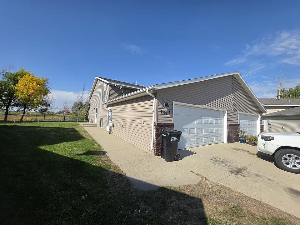 1042 Oak Pl