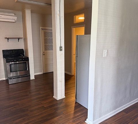 2nd image of 1807 Riverside Dr #B