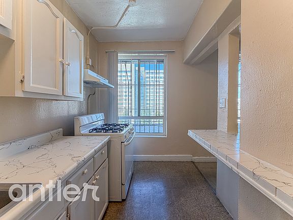4th image of 434 S Union Ave #H104b