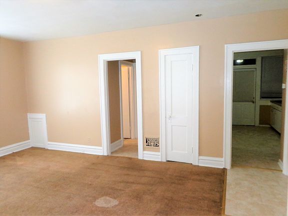 3rd image of 4457 Pennsylvania Ave APT 1S