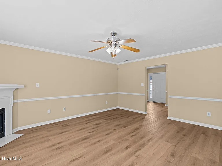 7598 Pleasantville Way — Photo 15