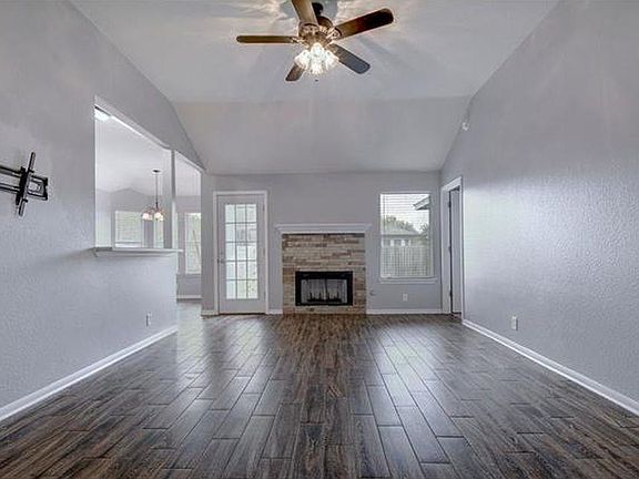 3rd image of 351 Zebra Dr