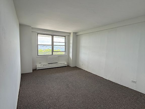 2nd image of 700 Victory Blvd APT 18