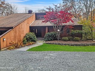 495 Log Tavern Rd, Milford, PA 18337