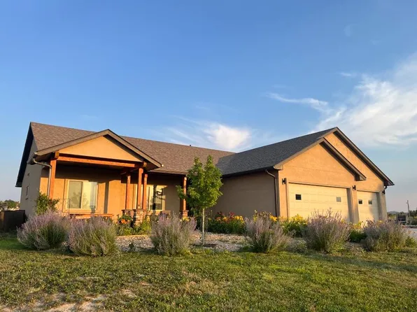 1030 Centennial Dr, Chadron, NE 69337