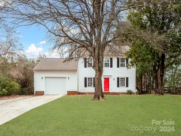 8920 Danson Dr, Charlotte, NC 28277