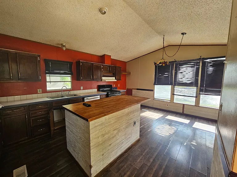 700 N Broadway St #C — Photo 15