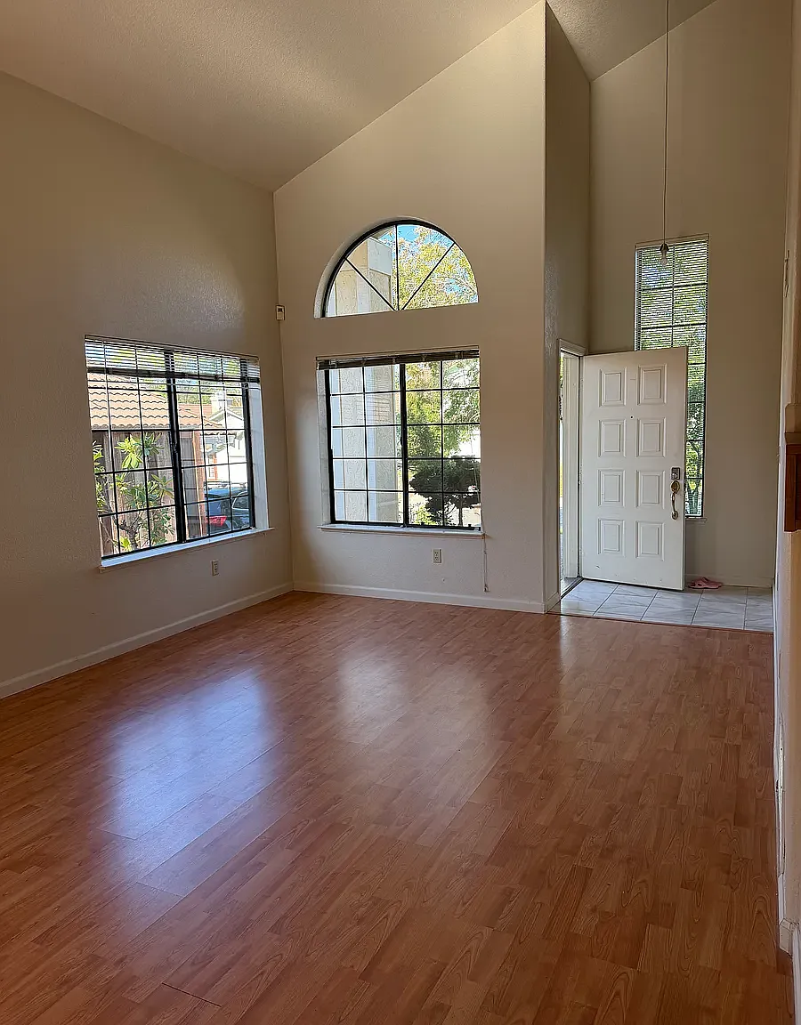 5559 Cerro Norte Dr — Photo 3