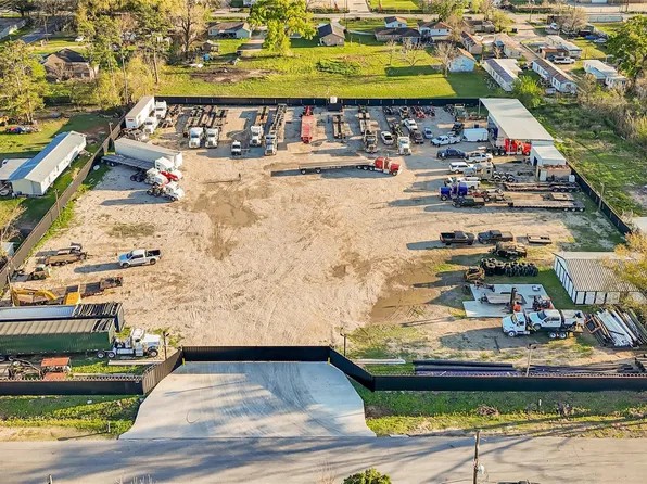 5715 & 5721 Spindle Dr, Houston, TX 77086