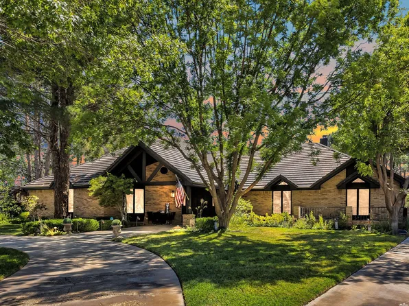 3007 Diamond A Dr, Roswell, NM 88201