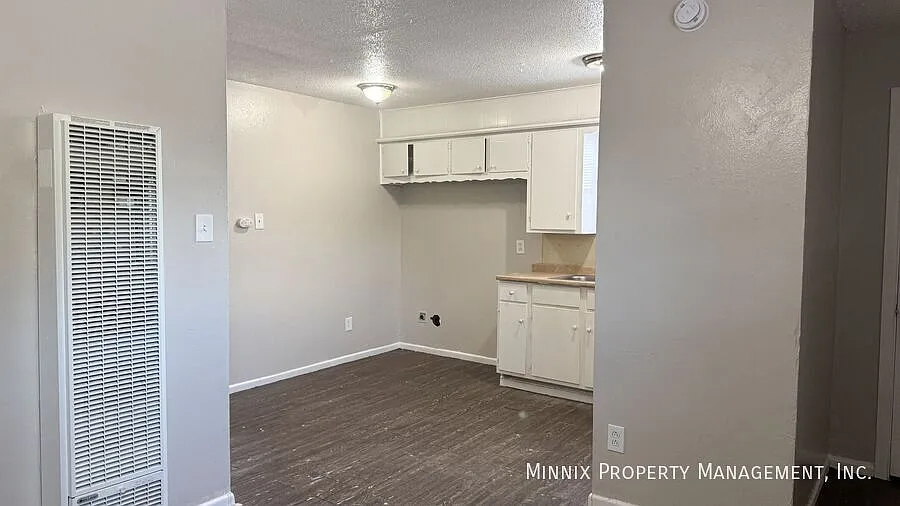 3102 Avenue N — Photo 4