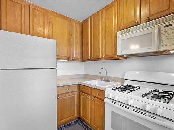 3rd image of 61-25 98th St #17B