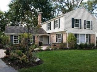 1540 Shag Bark Ln, Northbrook, IL 60062
