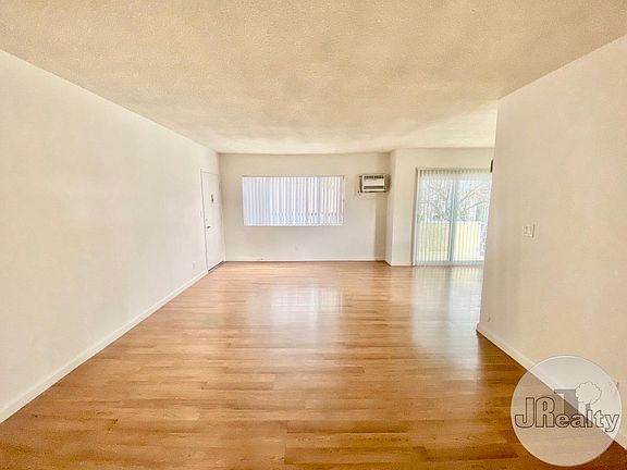 2nd image of 1115 S Wooster St #201