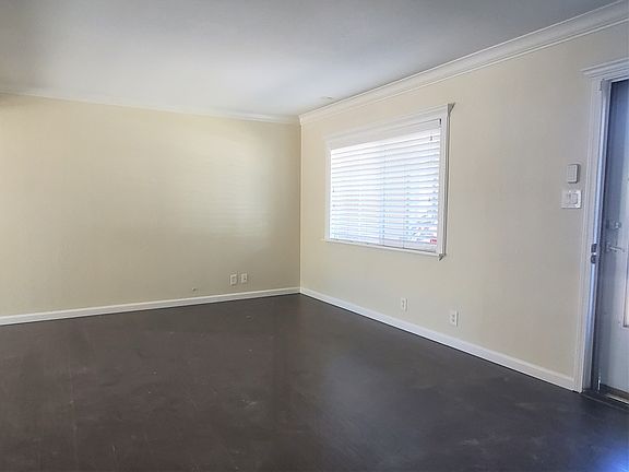 3rd image of 7532 Honey Ct