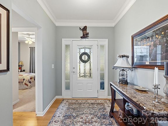 4th image of 247 Fordham Ct