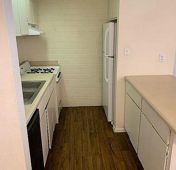 Gold Kitchen