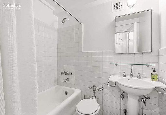 5th image of 299 W 12th St APT 15A