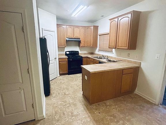 4th image of 46444 Munley Ln