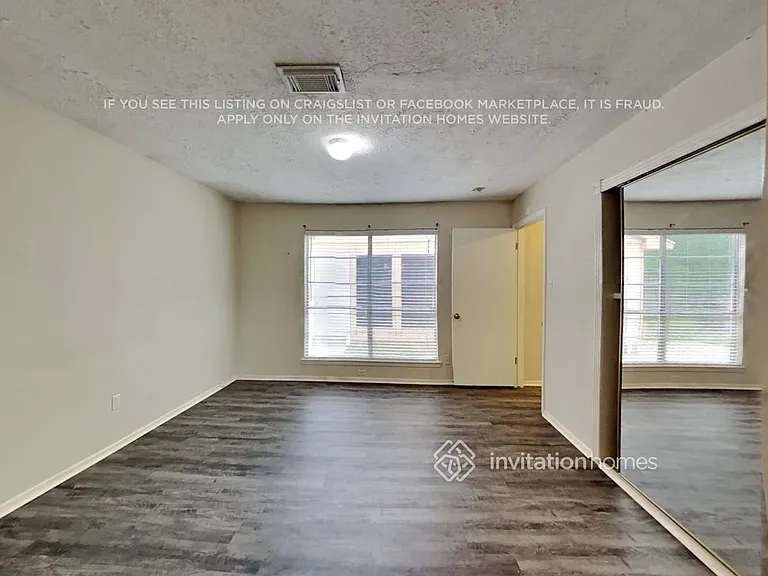 2835 Pilgrims Point Dr — Photo 7