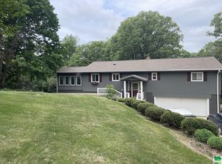 5226 Crest Dr, Cherokee, IA 51012