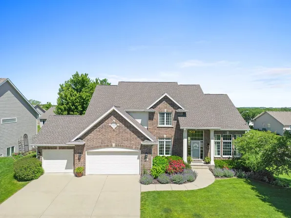 15201 Wilden Dr, Urbandale, IA 50323