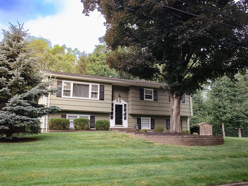 1st image of 7 Brentwood Drive