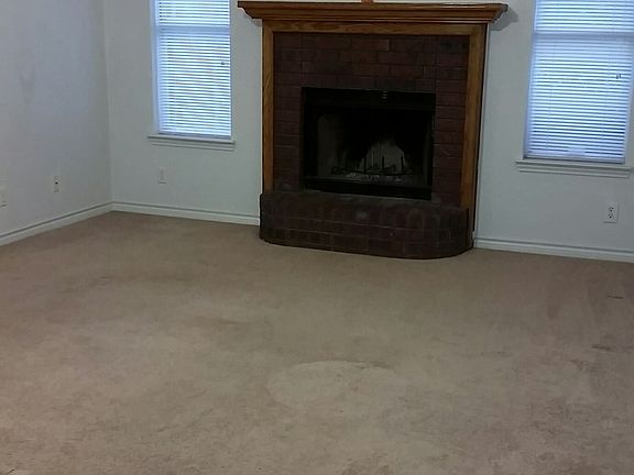 2nd image of 1305 Stratford Dr