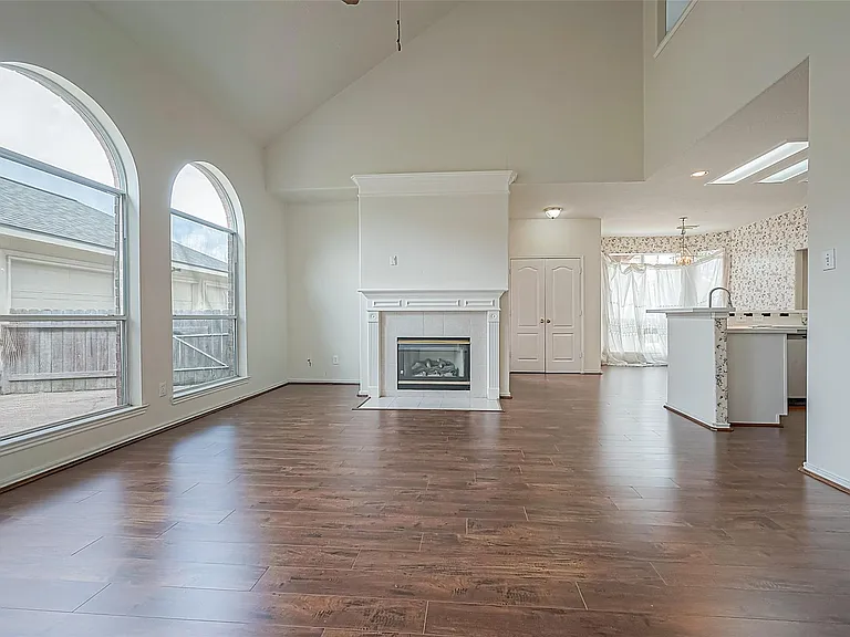 2422 Leanett Way — Photo 16