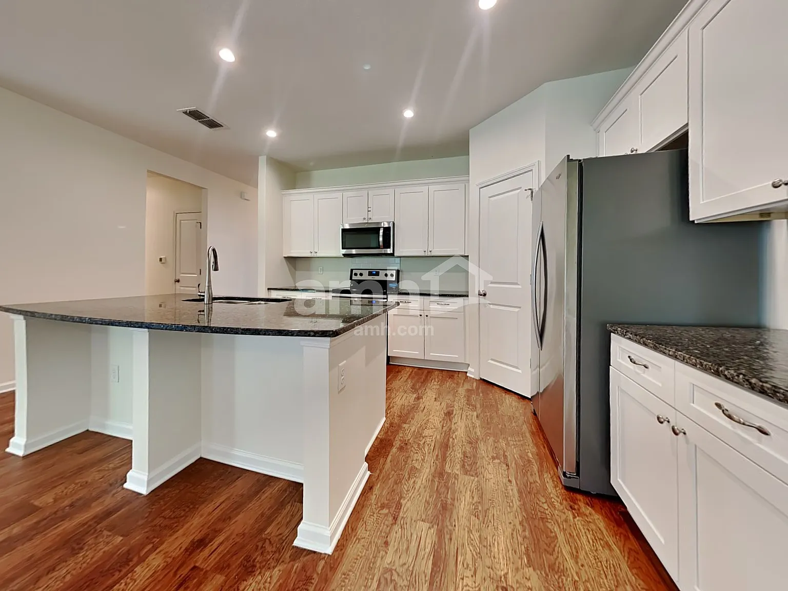 4 bed, 2.0 bath, 1772 sqft, $2,030 — Photo 4