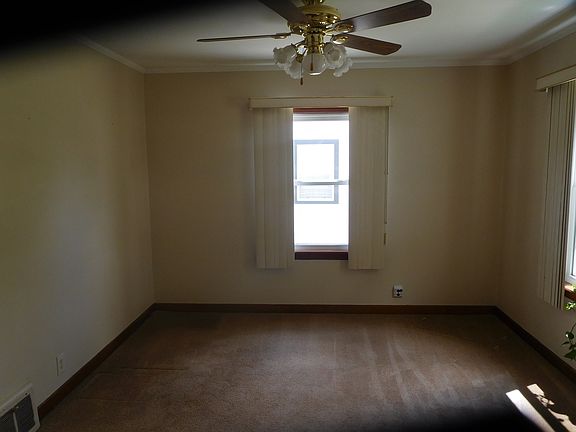 4th image of 5416 W 88th St