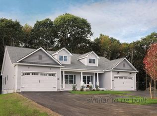 26 Longfellow Ln #16, Kennebunk, ME 04043