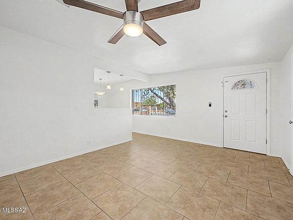 5th image of 218 E Elvado Rd