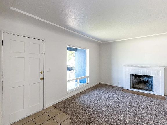 4th image of 3858 Maywood Dr N