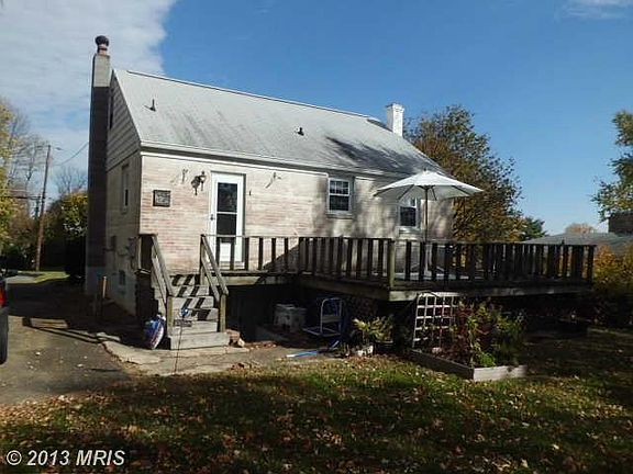 3rd image of 822 Fairway Ave